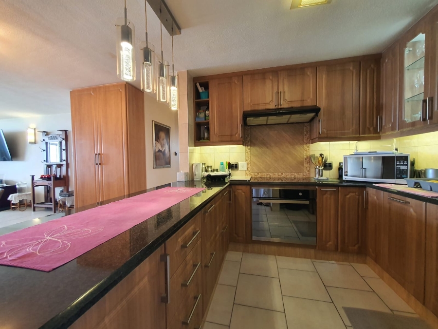 3 Bedroom Property for Sale in Amanzimtoti KwaZulu-Natal