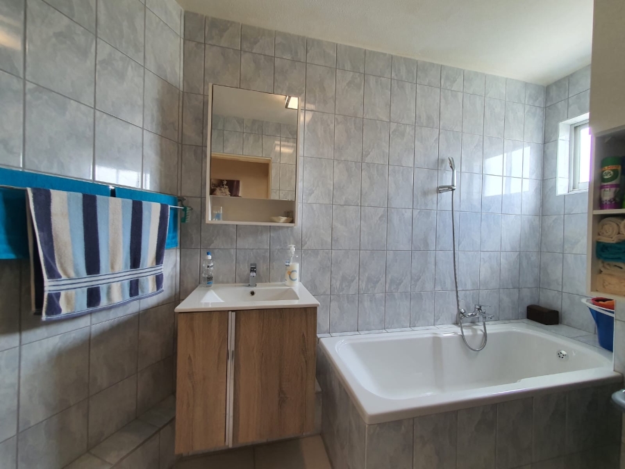 3 Bedroom Property for Sale in Amanzimtoti KwaZulu-Natal