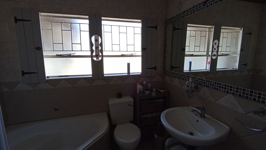 4 Bedroom Property for Sale in Signal Hill KwaZulu-Natal
