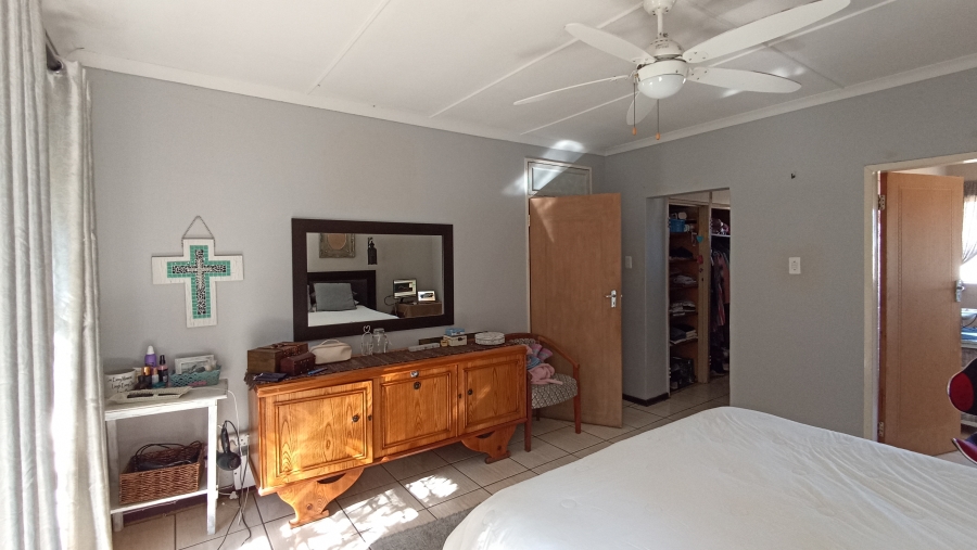 4 Bedroom Property for Sale in Signal Hill KwaZulu-Natal