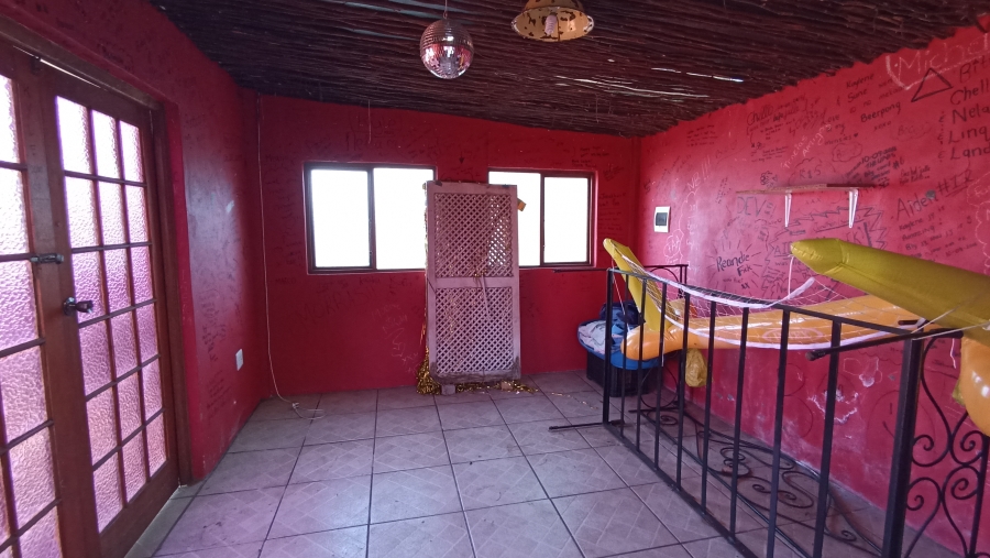 4 Bedroom Property for Sale in Signal Hill KwaZulu-Natal