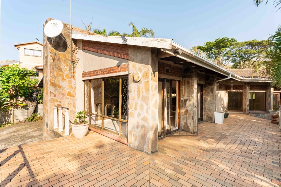 4 Bedroom Property for Sale in Amanzimtoti KwaZulu-Natal