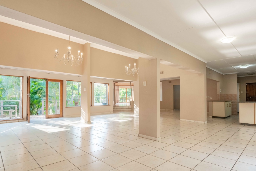4 Bedroom Property for Sale in Amanzimtoti KwaZulu-Natal