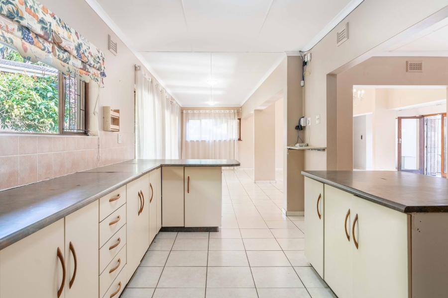 4 Bedroom Property for Sale in Amanzimtoti KwaZulu-Natal