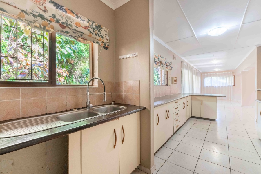 4 Bedroom Property for Sale in Amanzimtoti KwaZulu-Natal