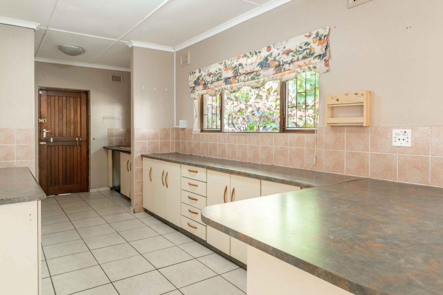 4 Bedroom Property for Sale in Amanzimtoti KwaZulu-Natal