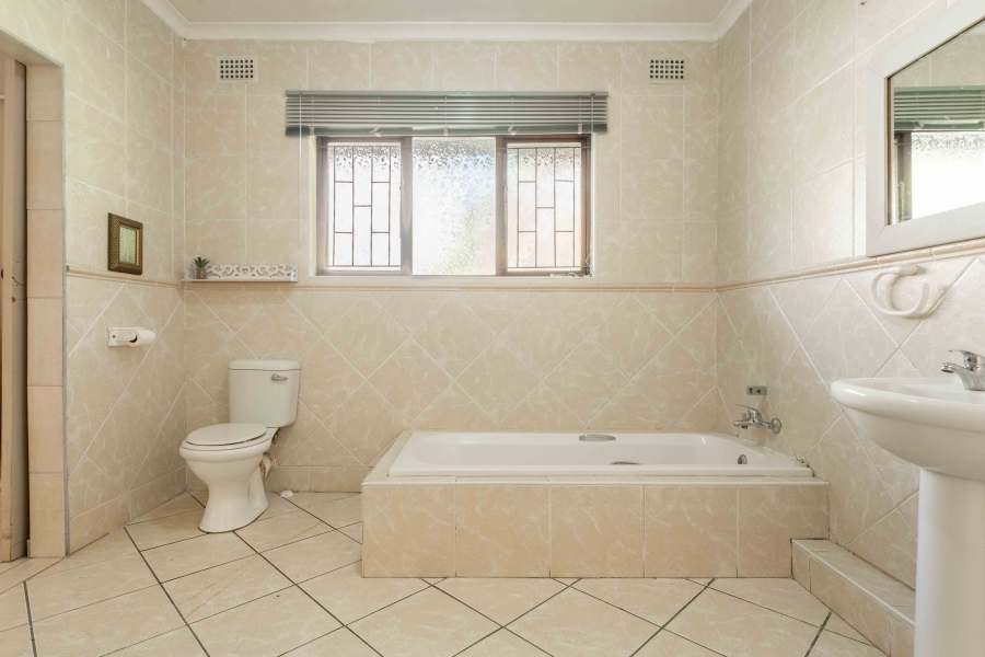 4 Bedroom Property for Sale in Amanzimtoti KwaZulu-Natal