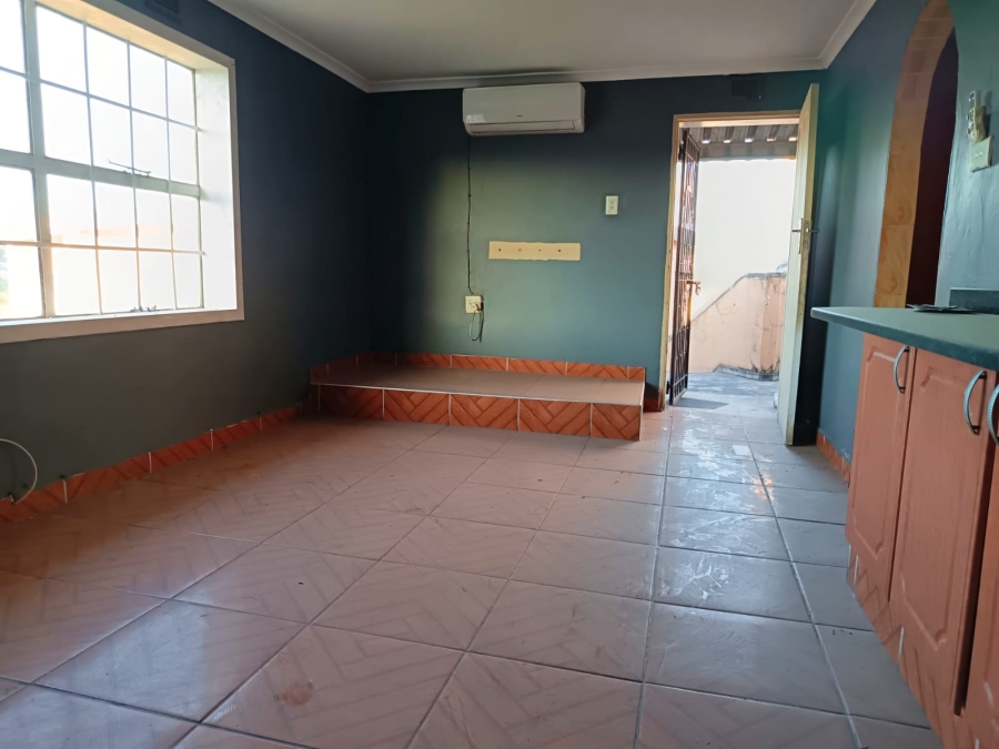 2 Bedroom Property for Sale in Oaklands KwaZulu-Natal