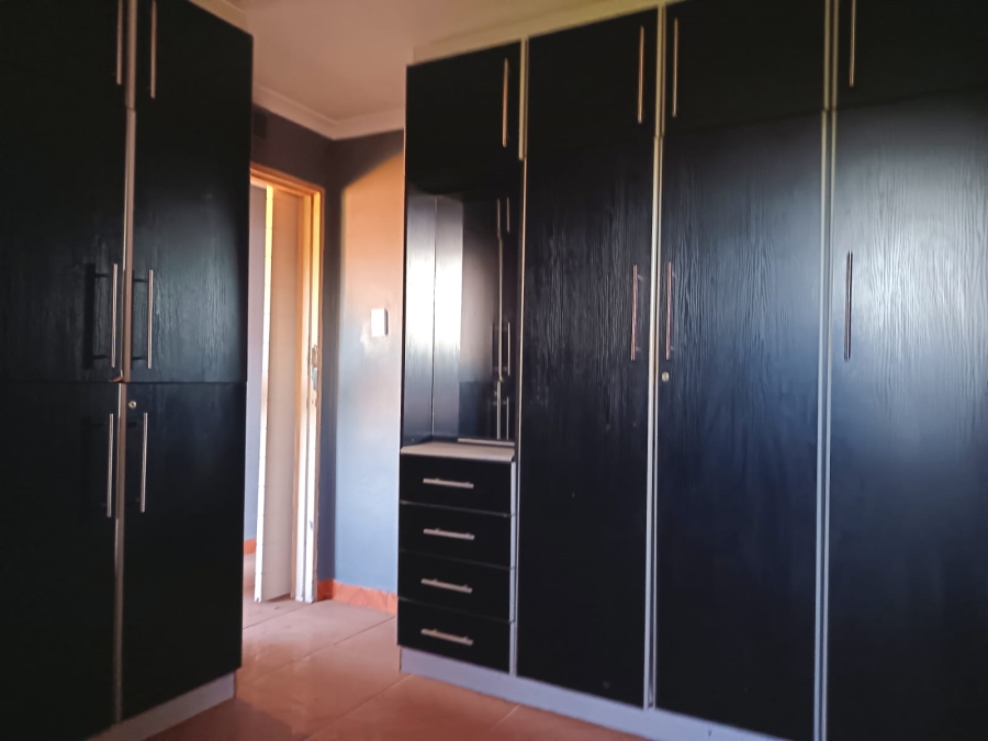 2 Bedroom Property for Sale in Oaklands KwaZulu-Natal