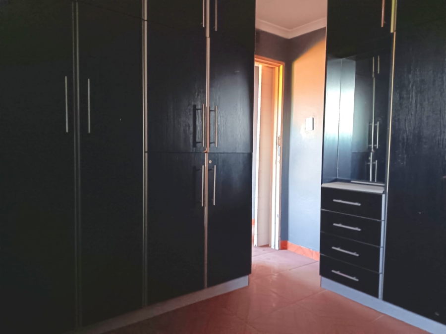 2 Bedroom Property for Sale in Oaklands KwaZulu-Natal
