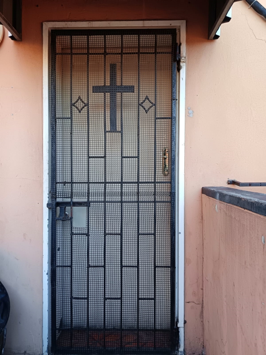 2 Bedroom Property for Sale in Oaklands KwaZulu-Natal