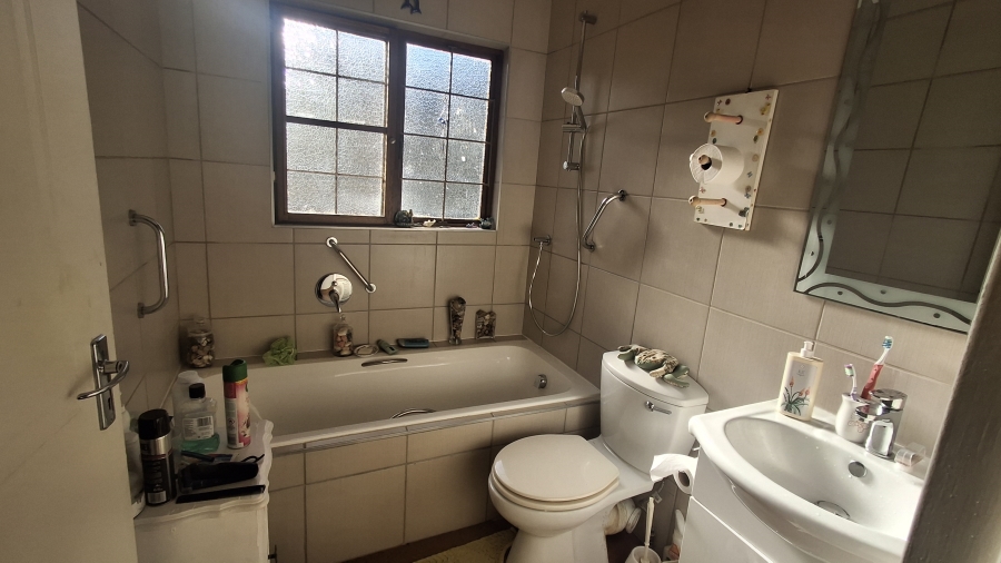 3 Bedroom Property for Sale in Greendale KwaZulu-Natal