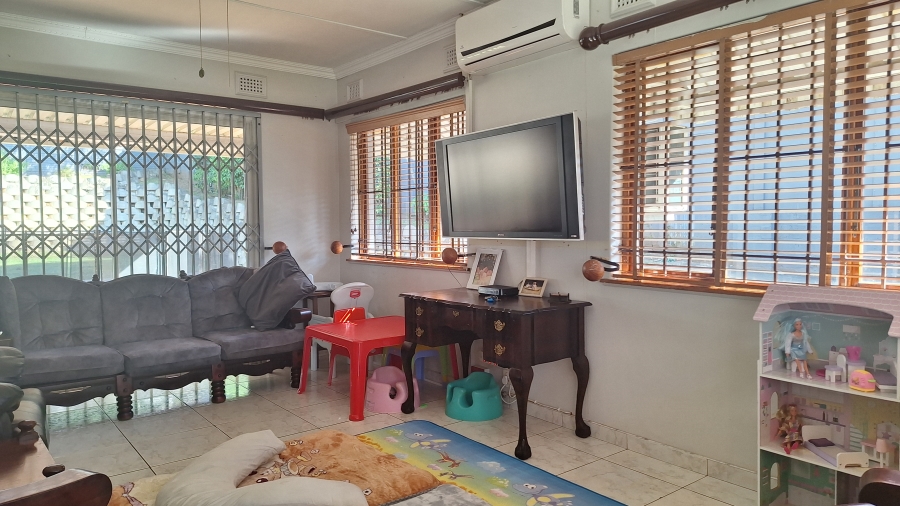 4 Bedroom Property for Sale in Amanzimtoti KwaZulu-Natal