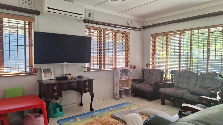 4 Bedroom Property for Sale in Amanzimtoti KwaZulu-Natal