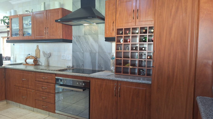 4 Bedroom Property for Sale in Amanzimtoti KwaZulu-Natal