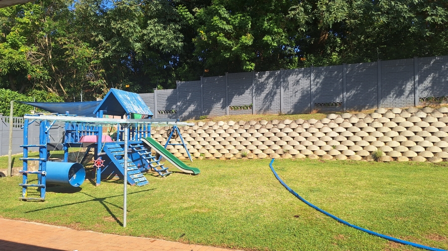 4 Bedroom Property for Sale in Amanzimtoti KwaZulu-Natal