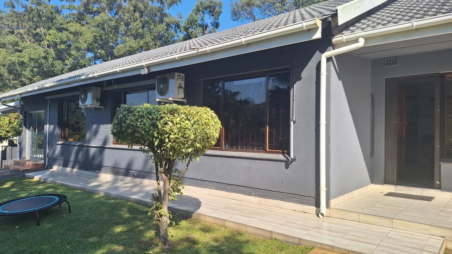 4 Bedroom Property for Sale in Amanzimtoti KwaZulu-Natal