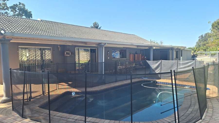 4 Bedroom Property for Sale in Amanzimtoti KwaZulu-Natal