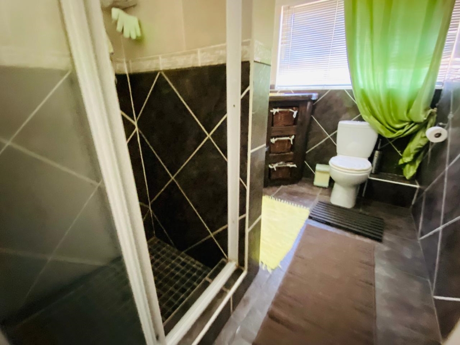 6 Bedroom Property for Sale in Meer En See KwaZulu-Natal