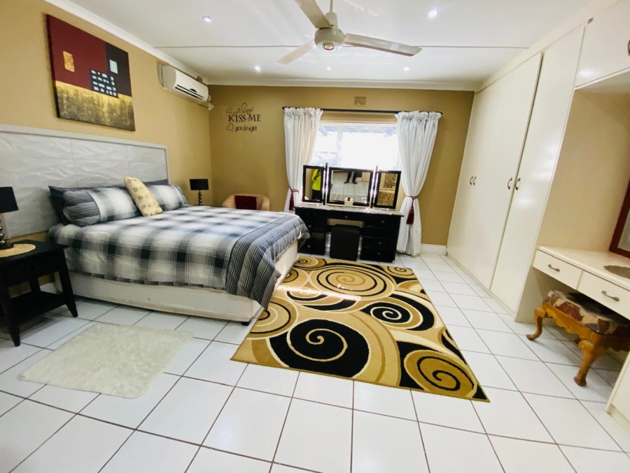 6 Bedroom Property for Sale in Meer En See KwaZulu-Natal