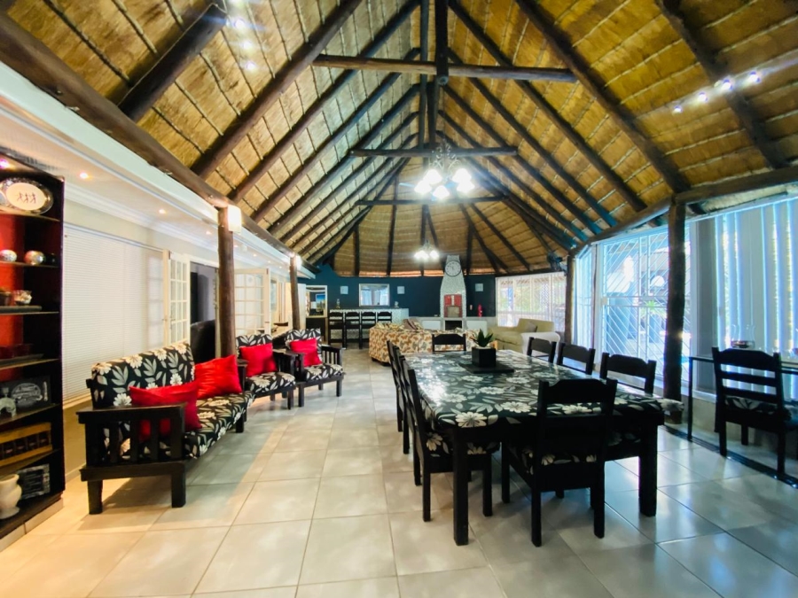 6 Bedroom Property for Sale in Meer En See KwaZulu-Natal