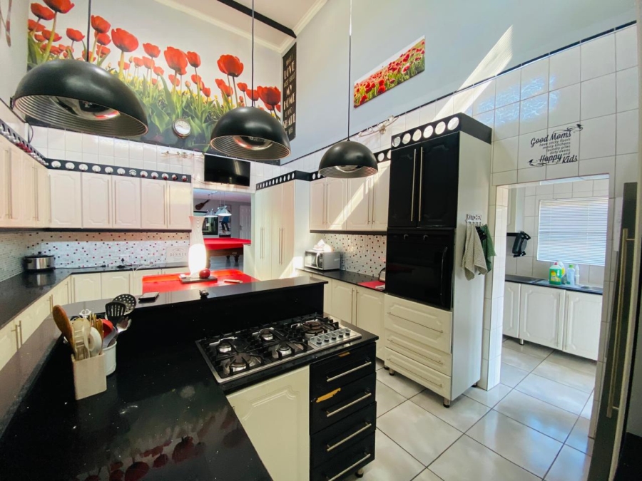 6 Bedroom Property for Sale in Meer En See KwaZulu-Natal