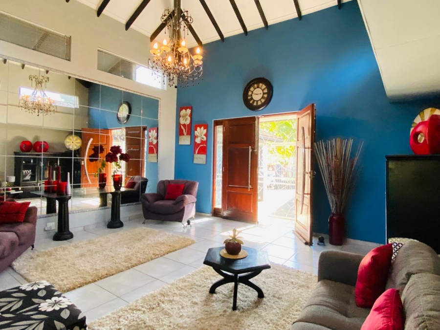 6 Bedroom Property for Sale in Meer En See KwaZulu-Natal