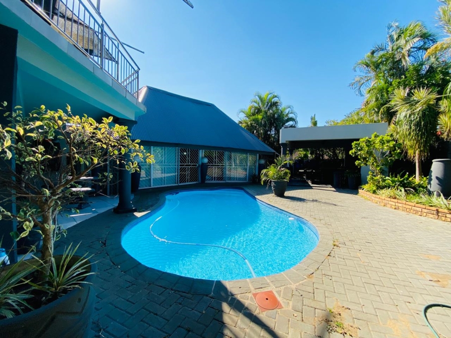 6 Bedroom Property for Sale in Meer En See KwaZulu-Natal