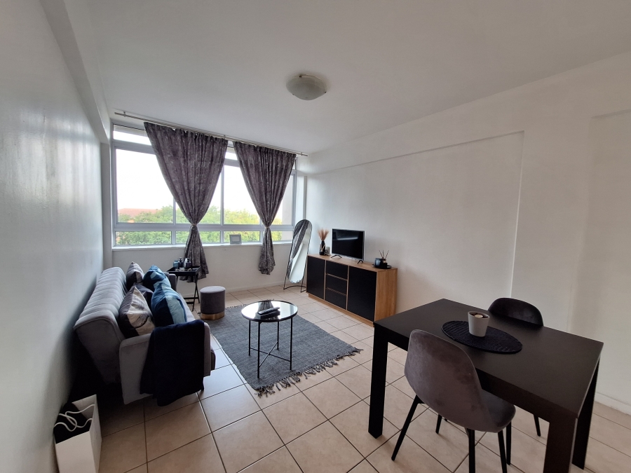 1 Bedroom Property for Sale in Essenwood KwaZulu-Natal