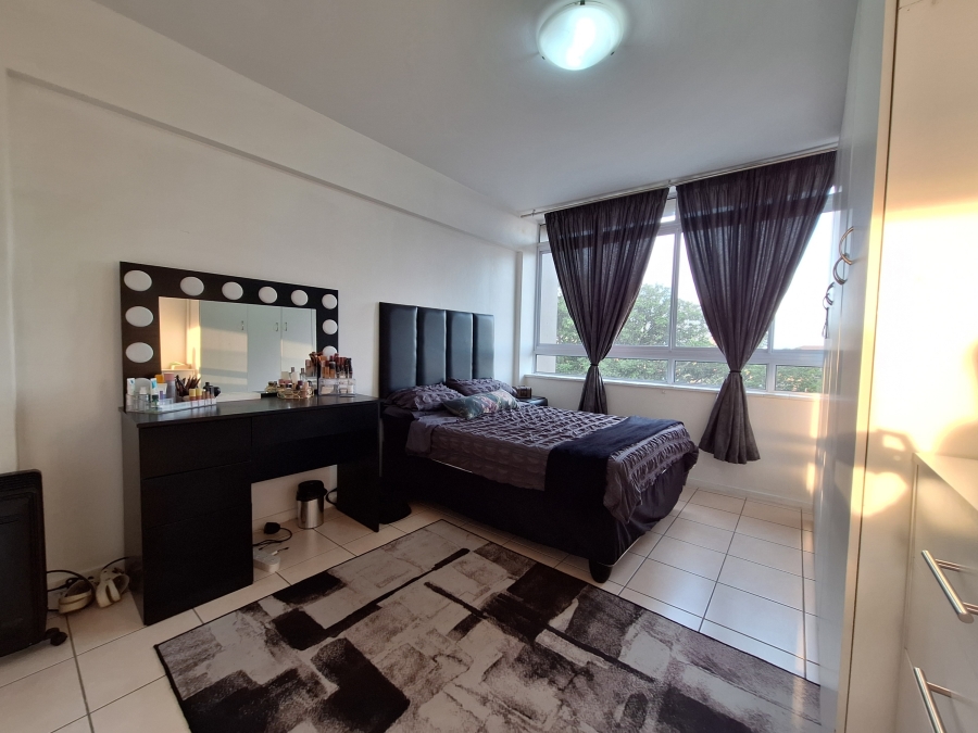 1 Bedroom Property for Sale in Essenwood KwaZulu-Natal