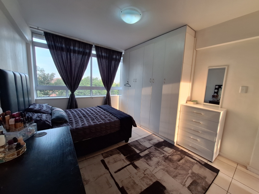 1 Bedroom Property for Sale in Essenwood KwaZulu-Natal