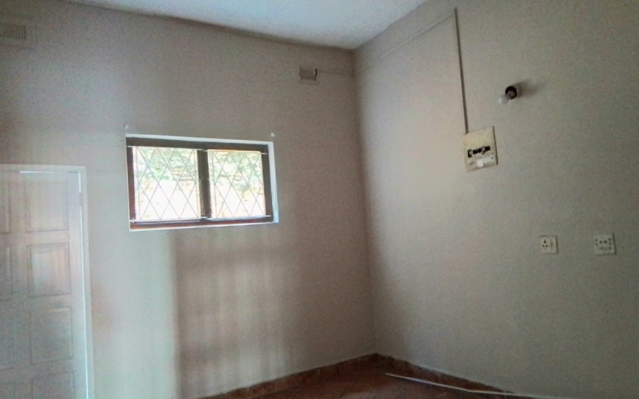 To Let 2 Bedroom Property for Rent in Margate KwaZulu-Natal
