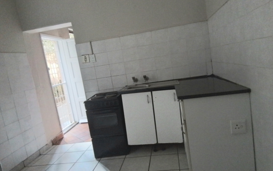 To Let 2 Bedroom Property for Rent in Margate KwaZulu-Natal