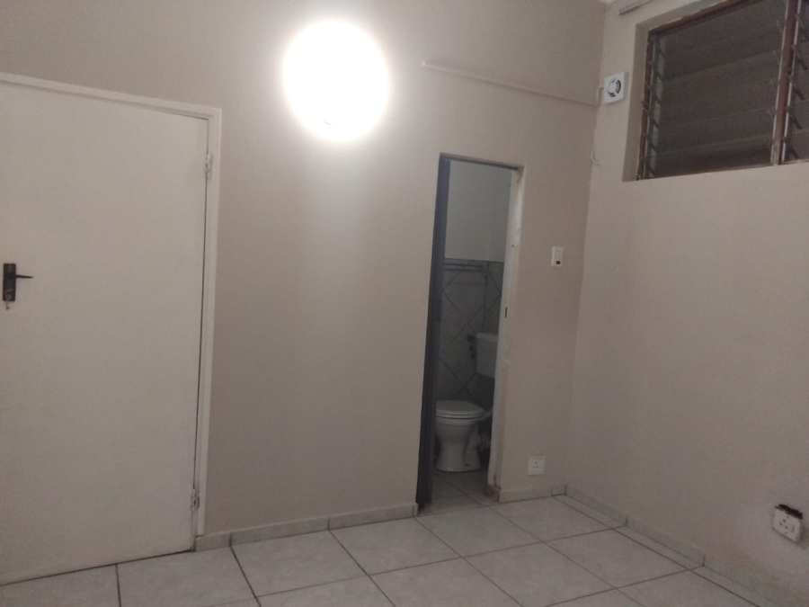 To Let 2 Bedroom Property for Rent in Margate KwaZulu-Natal
