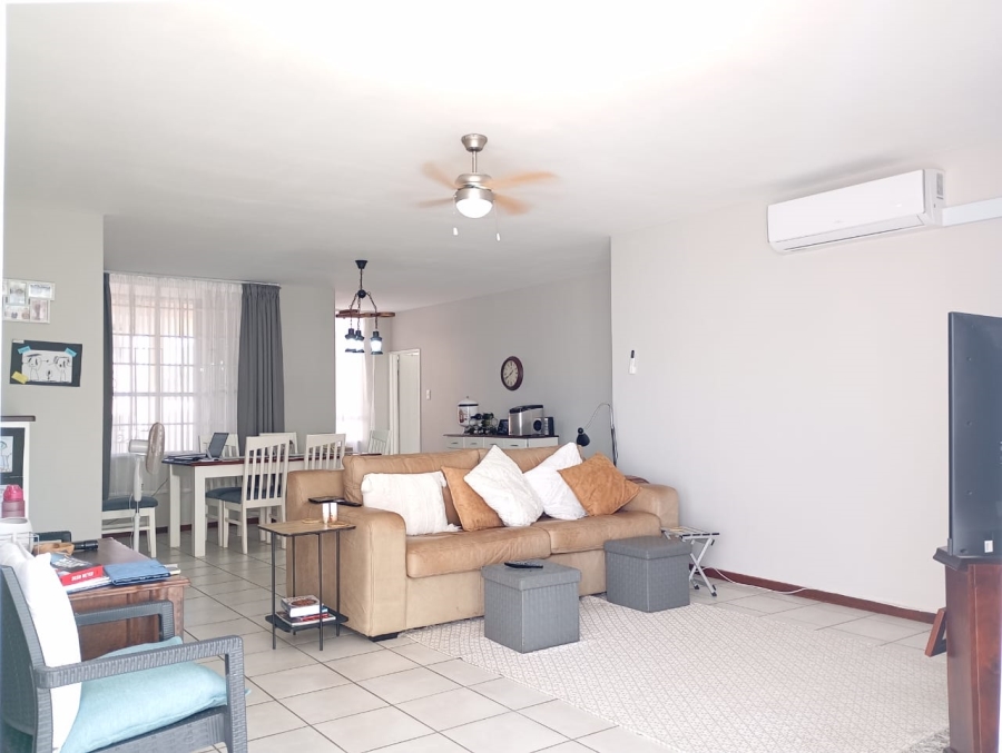 To Let 2 Bedroom Property for Rent in Umhlanga KwaZulu-Natal