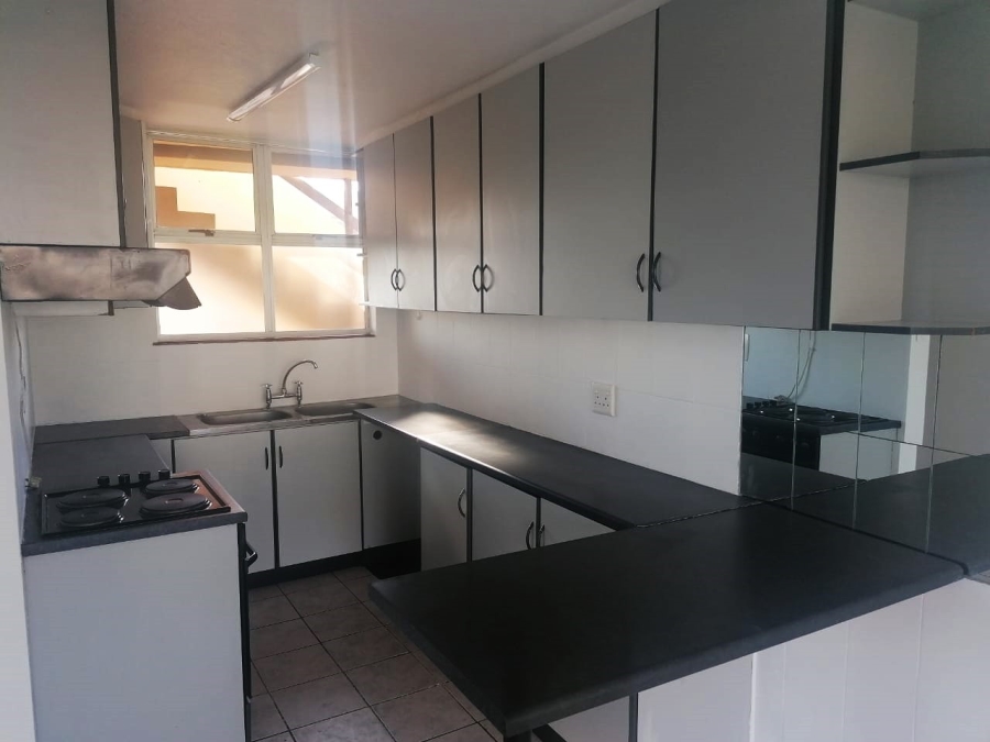 To Let 2 Bedroom Property for Rent in Amanzimtoti KwaZulu-Natal