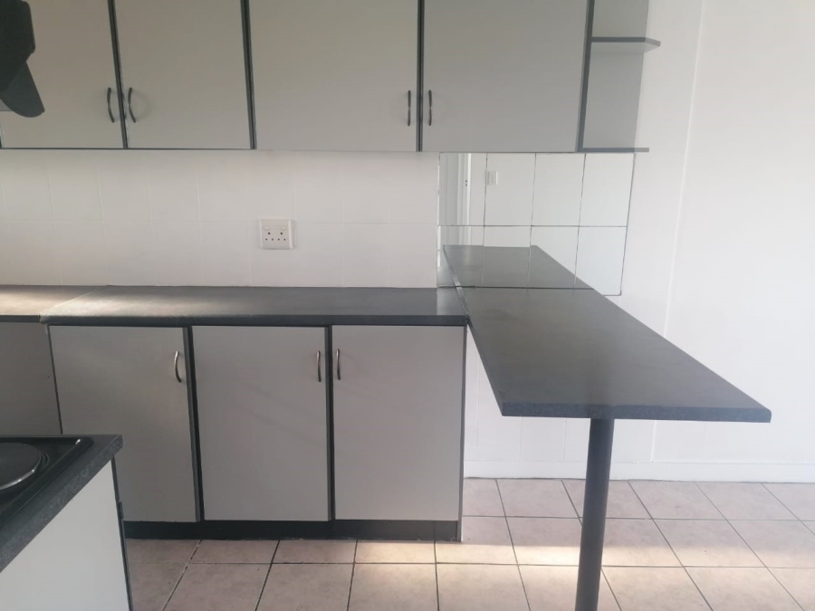 To Let 2 Bedroom Property for Rent in Amanzimtoti KwaZulu-Natal