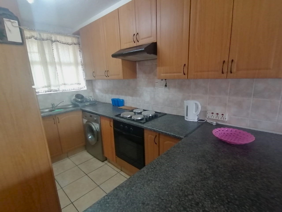 To Let 2 Bedroom Property for Rent in Amanzimtoti KwaZulu-Natal