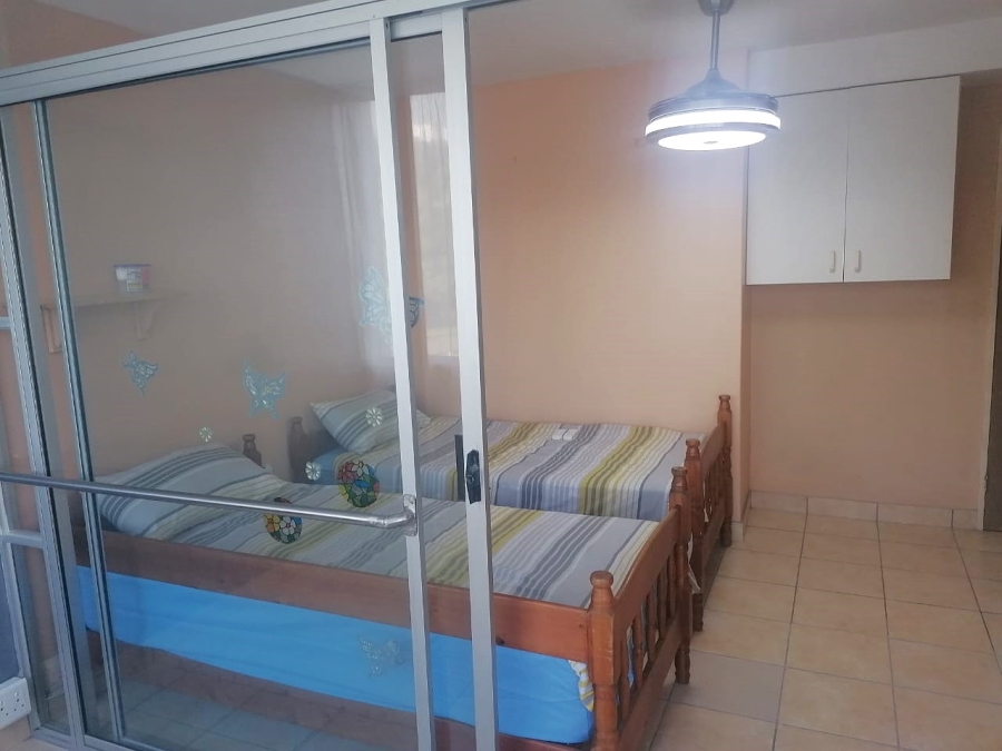 To Let 2 Bedroom Property for Rent in Amanzimtoti KwaZulu-Natal