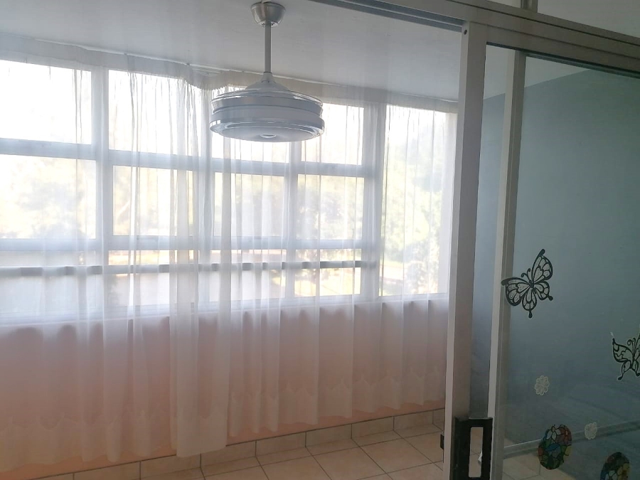 To Let 2 Bedroom Property for Rent in Amanzimtoti KwaZulu-Natal