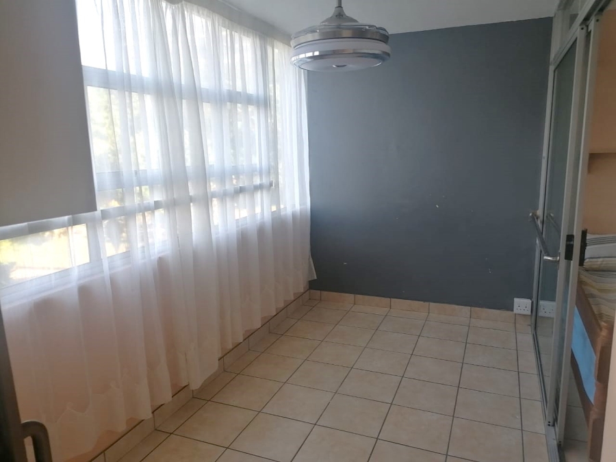 To Let 2 Bedroom Property for Rent in Amanzimtoti KwaZulu-Natal
