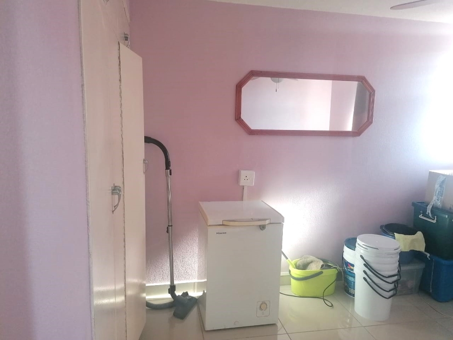 To Let 2 Bedroom Property for Rent in Amanzimtoti KwaZulu-Natal