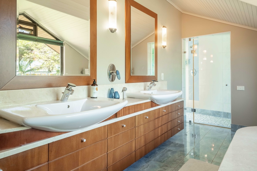 5 Bedroom Property for Sale in Kirtlington Park KwaZulu-Natal