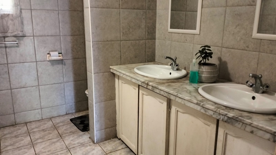 4 Bedroom Property for Sale in Blackridge KwaZulu-Natal