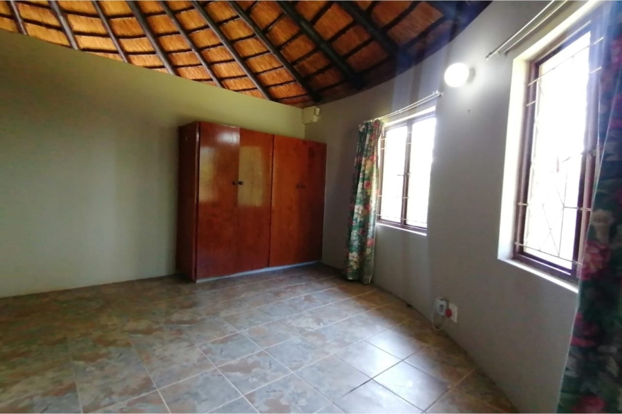 2 Bedroom Property for Sale in Umtentweni KwaZulu-Natal