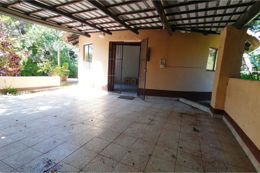 2 Bedroom Property for Sale in Umtentweni KwaZulu-Natal