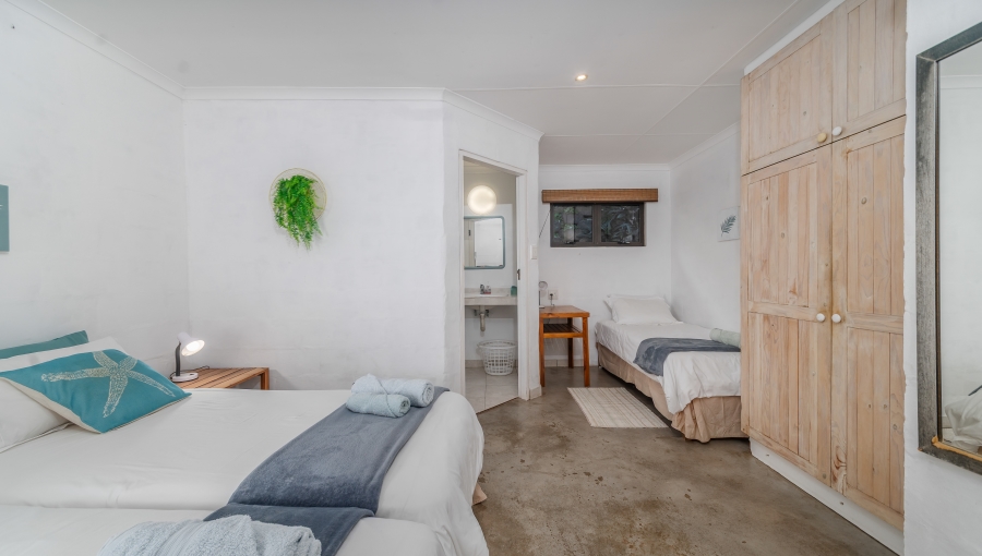 11 Bedroom Property for Sale in Sheffield Beach KwaZulu-Natal