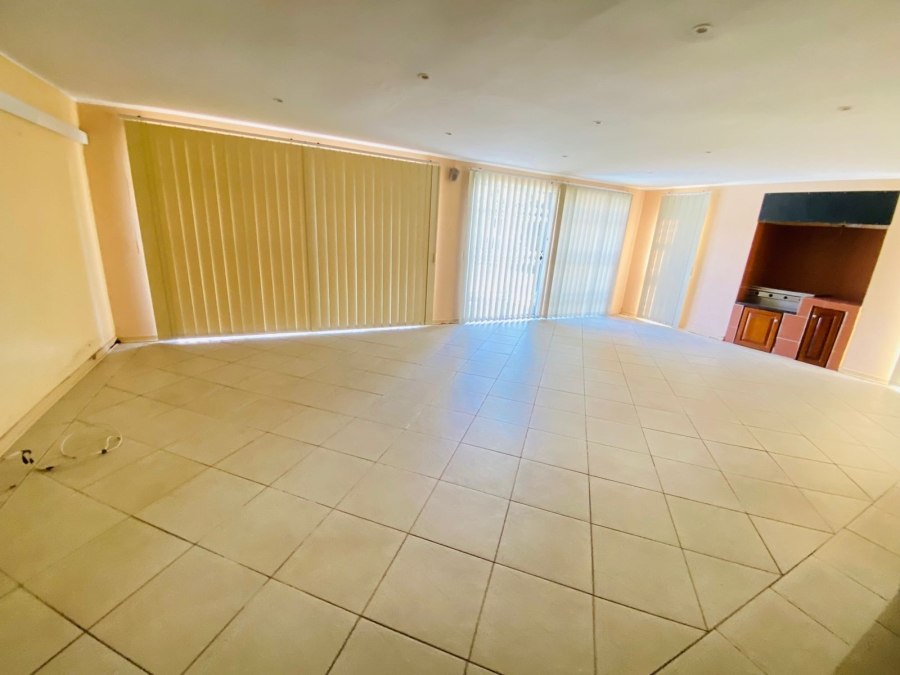 4 Bedroom Property for Sale in Meer En See KwaZulu-Natal