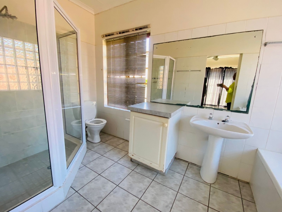 4 Bedroom Property for Sale in Meer En See KwaZulu-Natal