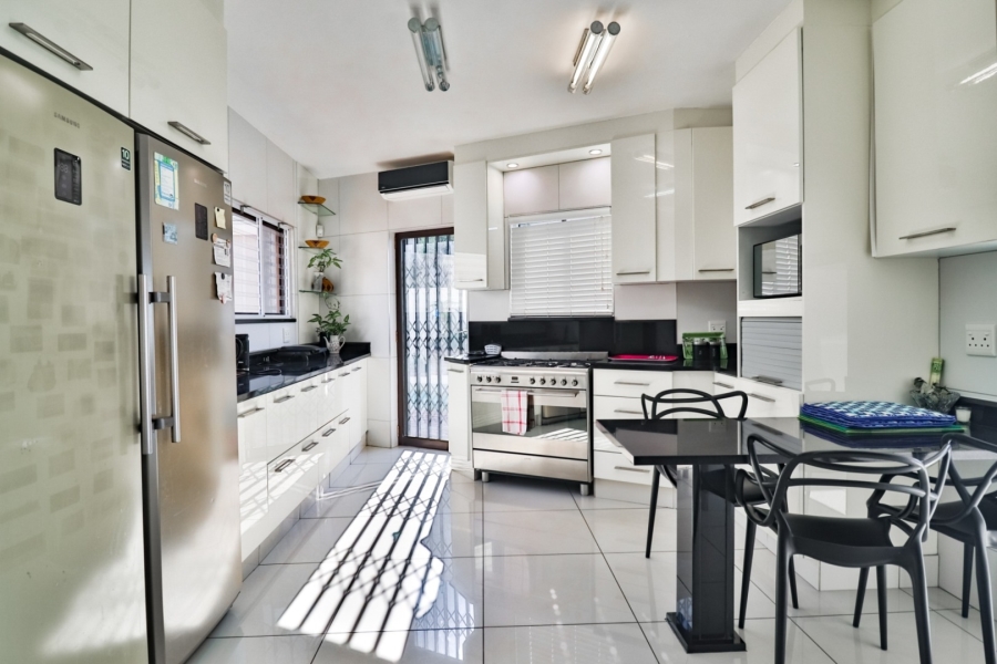 4 Bedroom Property for Sale in Ocean View KwaZulu-Natal